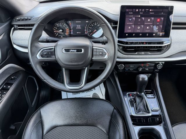 Used 2024 Jeep Compass Latitude AWD/4WD image 11