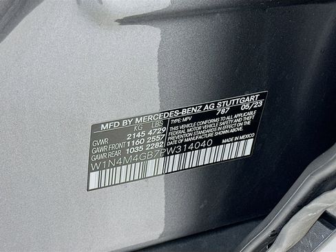 Used 2023 Mercedes-Benz GLB 250 image 34