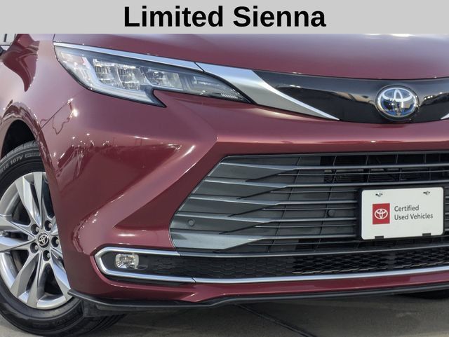 Used 2024 Toyota Sienna Limited FWD image 3