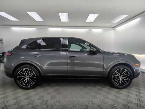 Certified 2024 Porsche Cayenne AWD/4WD image 8