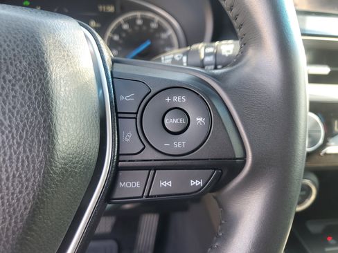 Used 2023 Toyota Venza LE image 27