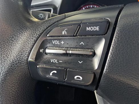Used 2019 Hyundai Veloster 2.0 FWD image 29