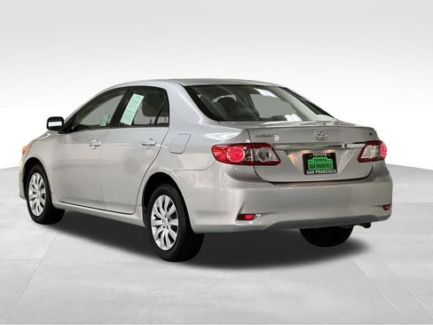 Used 2013 Toyota Corolla LE image 3