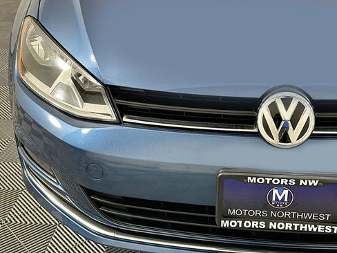 Used 2017 Volkswagen Golf SportWagen FWD image 3