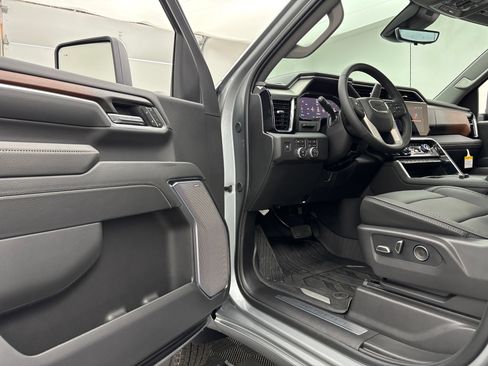 New 2026 GMC Sierra 3500 Denali w/ Denali Reserve Package AWD/4WD image 20