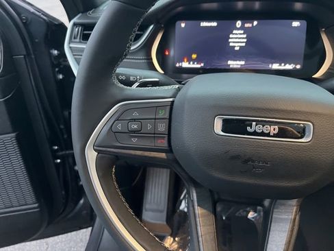 Used 2025 Jeep Grand Cherokee L Limited image 22