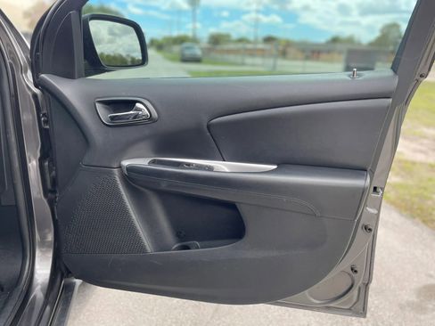 Used 2016 Dodge Journey SE w/ Flexible Seating Group image 36