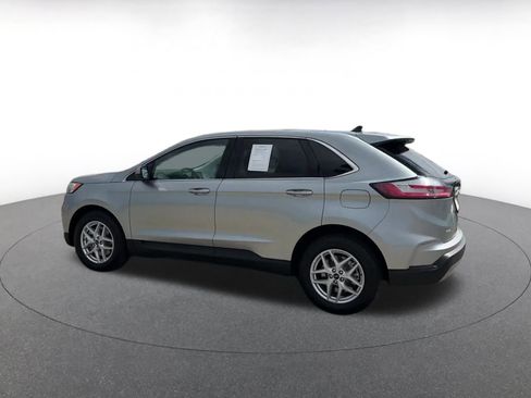 Used 2024 Ford Edge SEL image 10