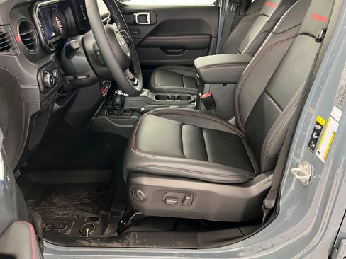 New 2026 Jeep Wrangler Unlimited Rubicon AWD/4WD image 17