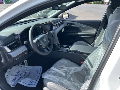 Used 2026 Toyota Camry SE image 8