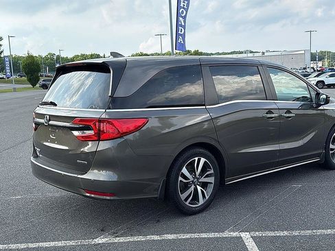 Used 2023 Honda Odyssey Touring image 5