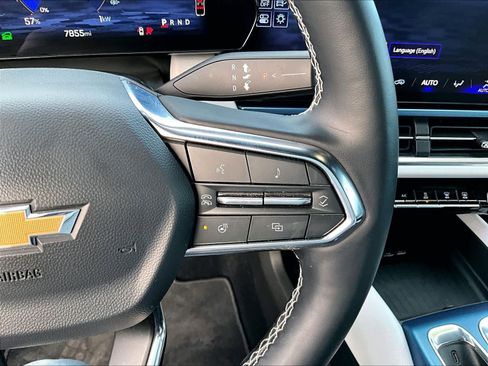 Used 2025 Chevrolet Equinox EV LT image 24