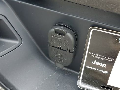 New 2025 Jeep Gladiator Sport image 8