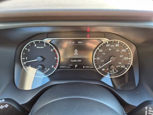 Used 2023 Nissan Rogue SL AWD/4WD image 14