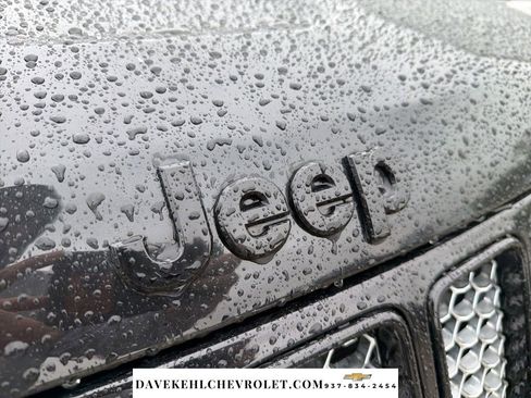 Used 2015 Jeep Grand Cherokee Altitude AWD/4WD image 32