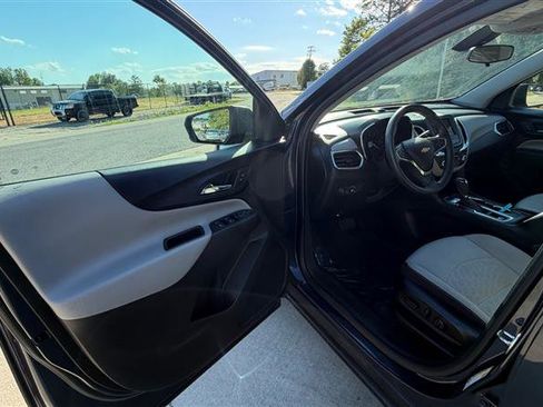 Used 2019 Chevrolet Equinox LS w/ LS Convenience Package AWD/4WD image 9
