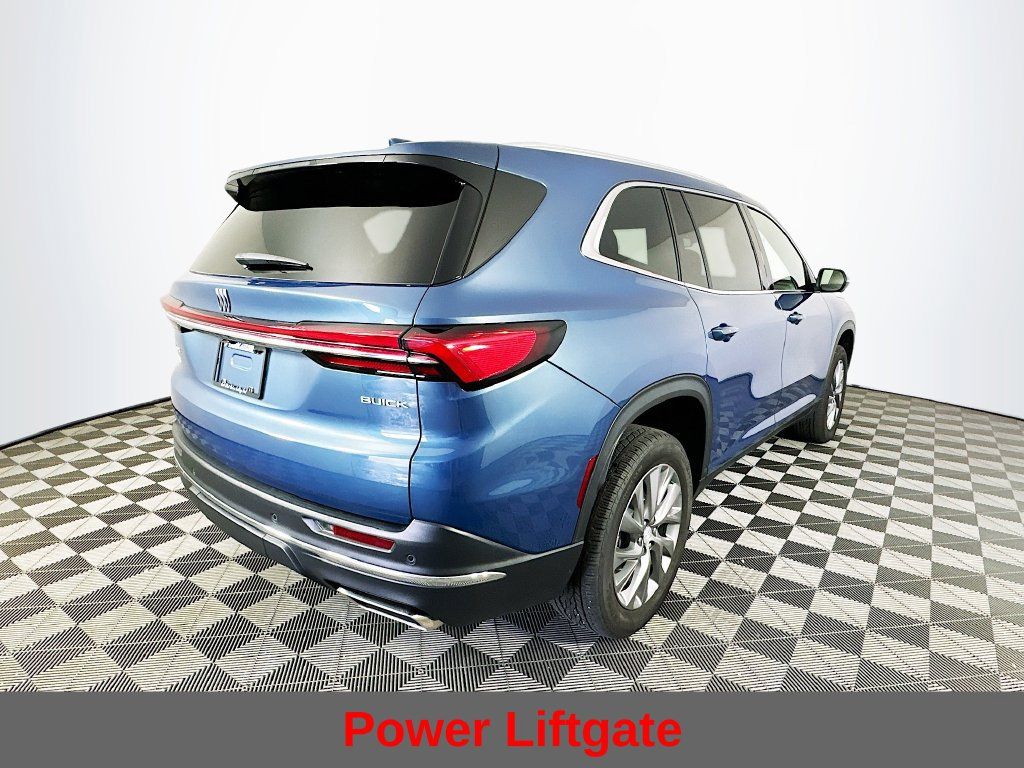 Used 2025 Buick Enclave Preferred FWD image 11