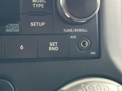 Used 2015 Jeep Wrangler Unlimited Rubicon w/ Dual Top Group AWD/4WD image 68