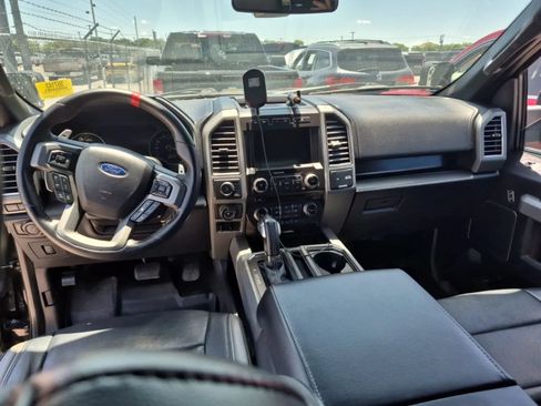 Used 2018 Ford F150 Raptor w/ Equipment Group 802A Luxury AWD/4WD image 2