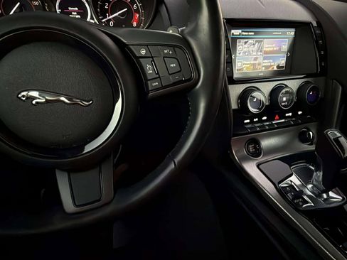 Used 2017 Jaguar F-TYPE Coupe image 31