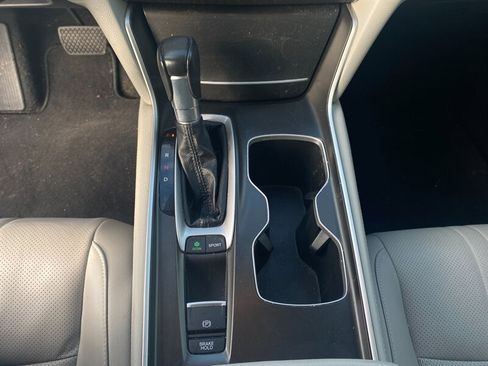 Used 2018 Honda Accord Touring image 41