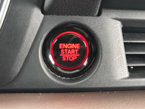 Certified 2024 Honda Pilot Elite image 27
