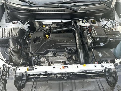 Used 2024 GMC Terrain SLE image 18