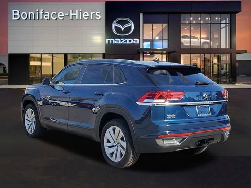 Used 2022 Volkswagen Atlas Cross Sport SE image 3