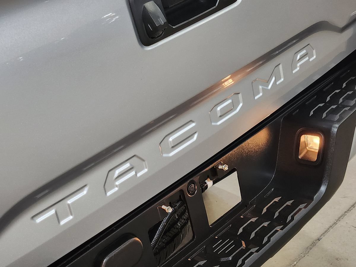 Used 2022 Toyota Tacoma SR w/ SR Convenience Package RWD image 25