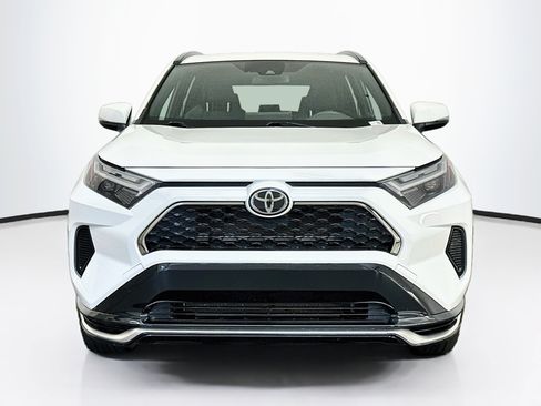 Used 2025 Toyota RAV4 SE AWD/4WD image 2