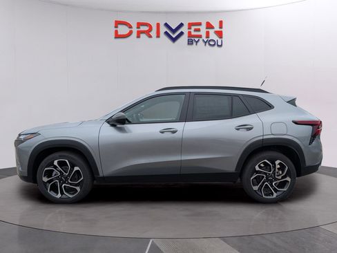 New 2026 Chevrolet Trax RS w/ Sunroof Package image 5