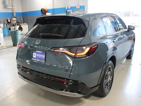 Used 2025 Honda HR-V EX-L image 28