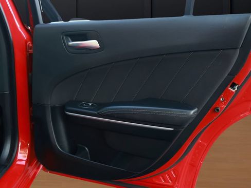 Used 2022 Dodge Charger SXT RWD image 28