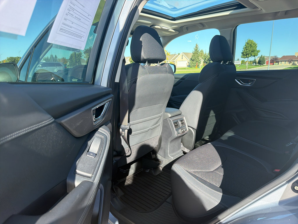 Used 2024 Subaru Forester Premium AWD/4WD image 10