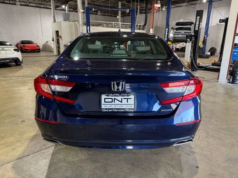 Used 2018 Honda Accord Touring image 5