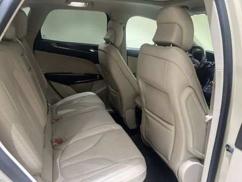Used 2018 Lincoln MKC Reserve FWD image 25