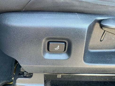 Used 2024 Toyota Tacoma SR5 AWD/4WD image 6