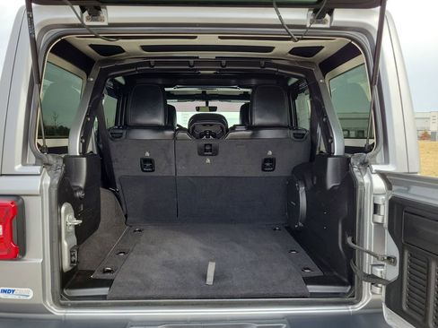 Used 2021 Jeep Wrangler Unlimited Sahara image 11