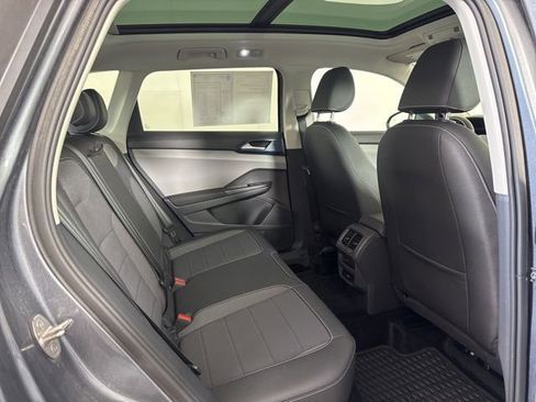 Certified 2024 Volkswagen Taos SE AWD/4WD image 5