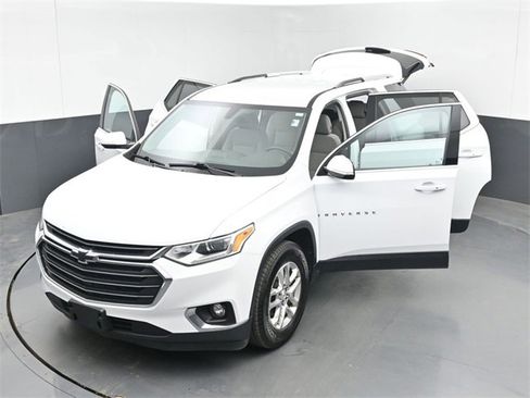 Used 2018 Chevrolet Traverse LT image 54