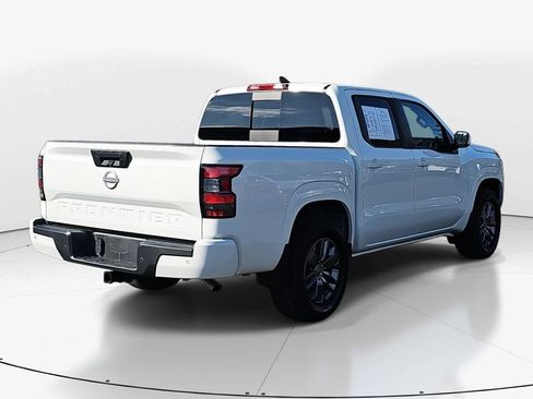 Used 2025 Nissan Frontier SV w/ SV Convenience Package image 4