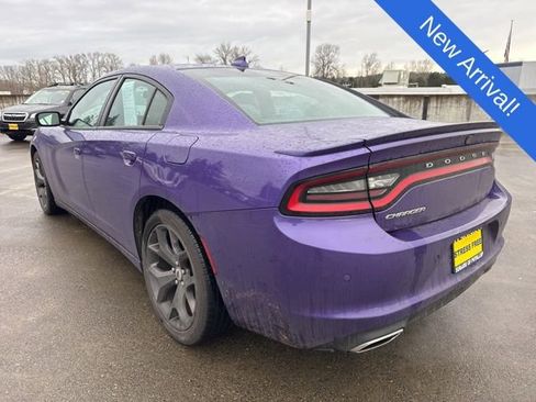 Used 2019 Dodge Charger SXT w/ Plus Group image 5
