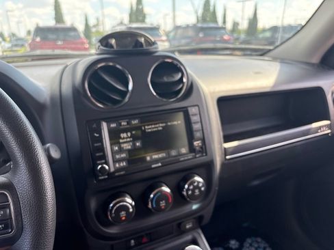 Used 2016 Jeep Patriot Sport w/ Power Value Group FWD image 3