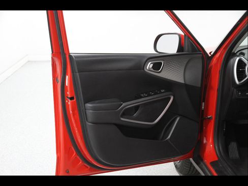 Used 2020 Kia Soul LX FWD image 4