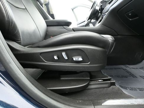 Used 2017 Cadillac XT5 Luxury image 50