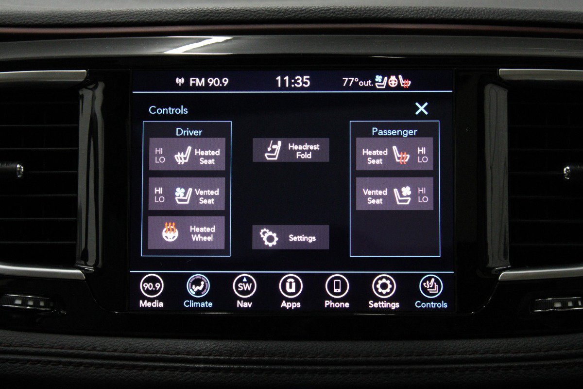 Used 2020 Chrysler Pacifica Limited FWD image 32