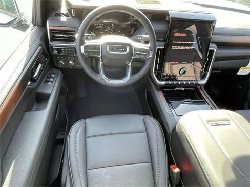 New 2026 GMC Yukon Denali w/ Sun & Power Step Package image 11