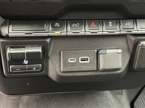 Used 2021 Chevrolet Silverado 1500 Custom AWD/4WD image 20