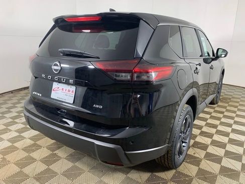 Used 2025 Nissan Rogue SV image 6