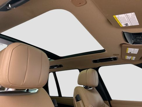 Certified 2023 Land Rover Range Rover SE AWD/4WD image 17
